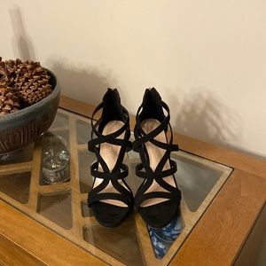 KK-Kinsley Black Microsuede Pump